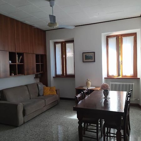 Il Giardino Dei Fiori Apartment Мандельо дел Ларио Екстериор снимка