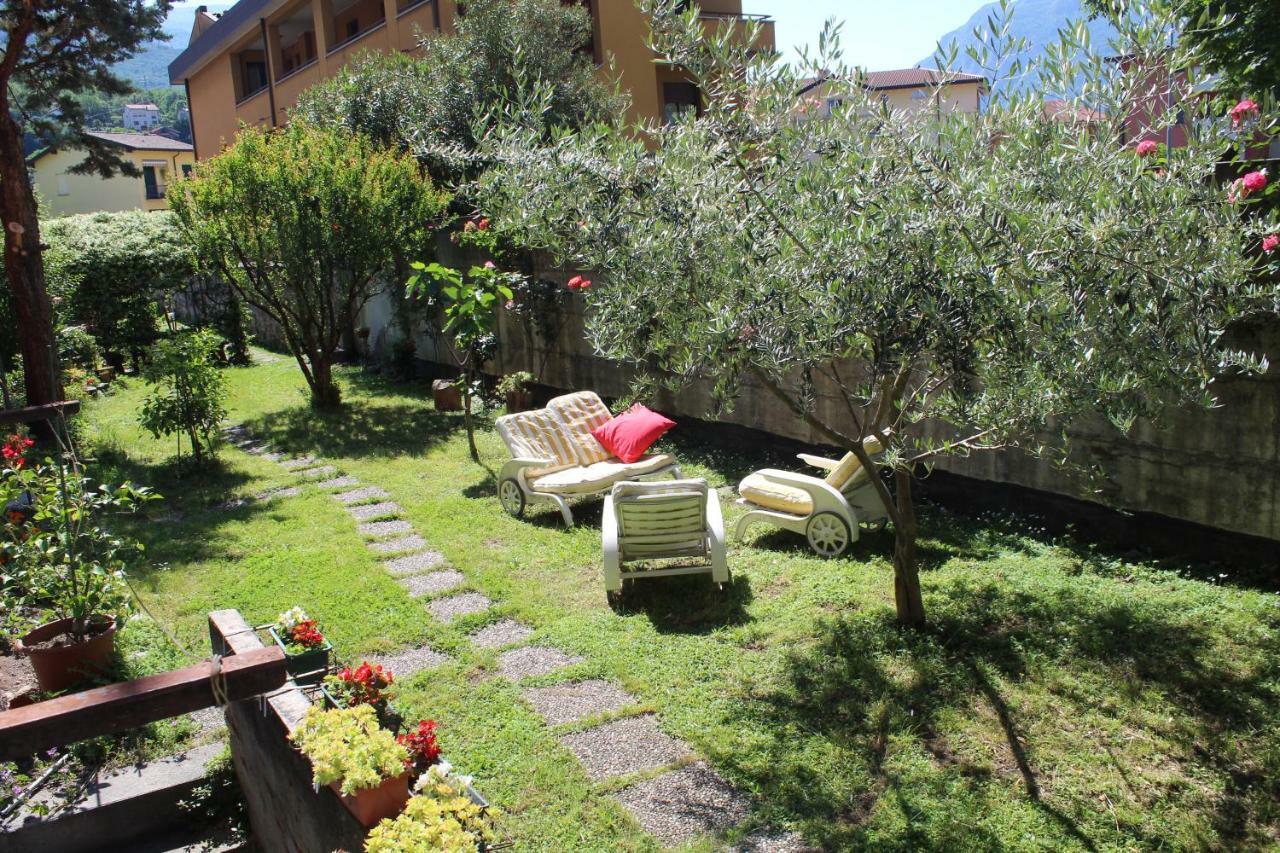 Il Giardino Dei Fiori Apartment Мандельо дел Ларио Екстериор снимка