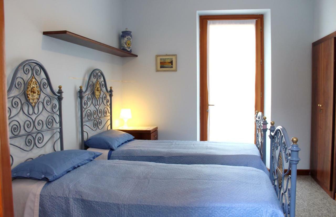Il Giardino Dei Fiori Apartment Мандельо дел Ларио Екстериор снимка